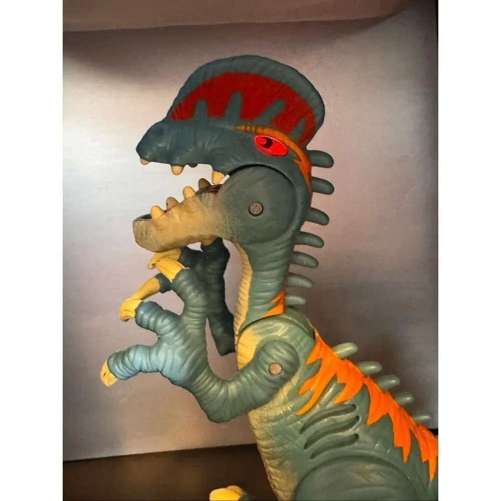 Playskool Heroes Jurassic World SFX Dilophosaurus JW Park Dinosaur Light Up Eyes